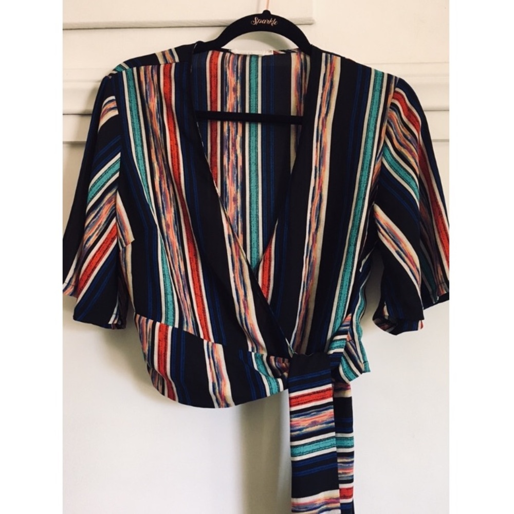 Lush Wrap Top M/L - Picture 2 of 5